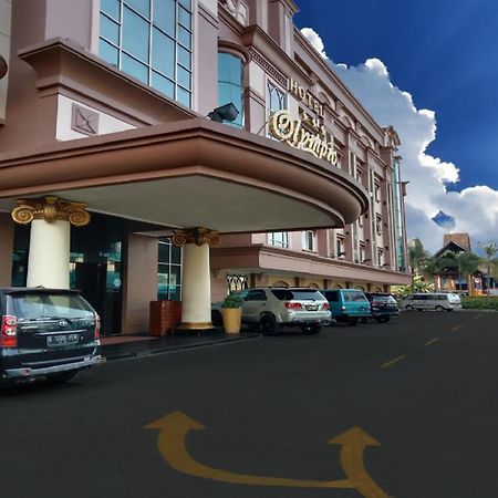 Olympic Hotel Джакарта Экстерьер фото