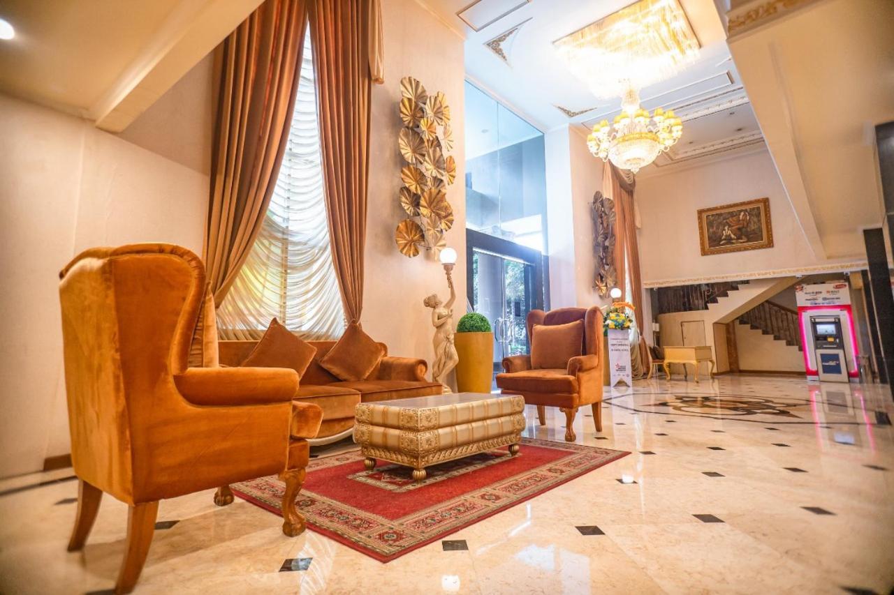 Olympic Hotel Джакарта Экстерьер фото