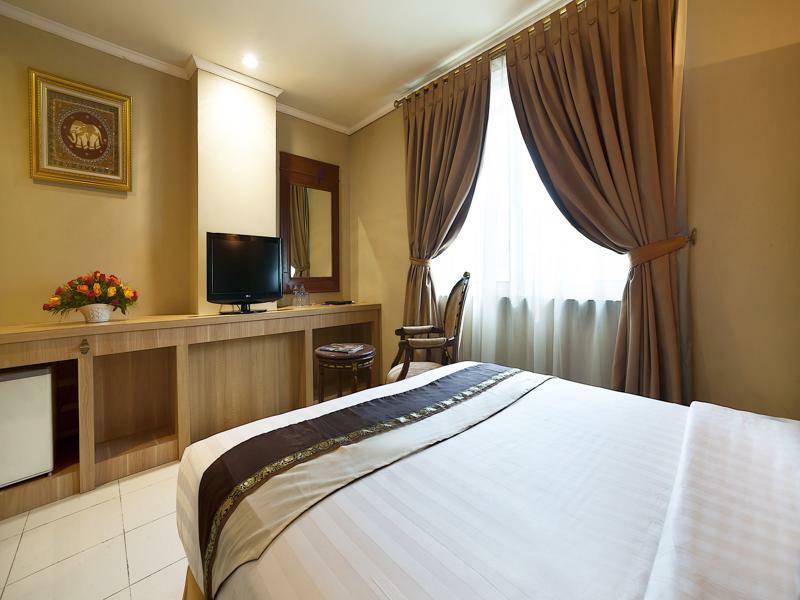 Olympic Hotel Джакарта Экстерьер фото